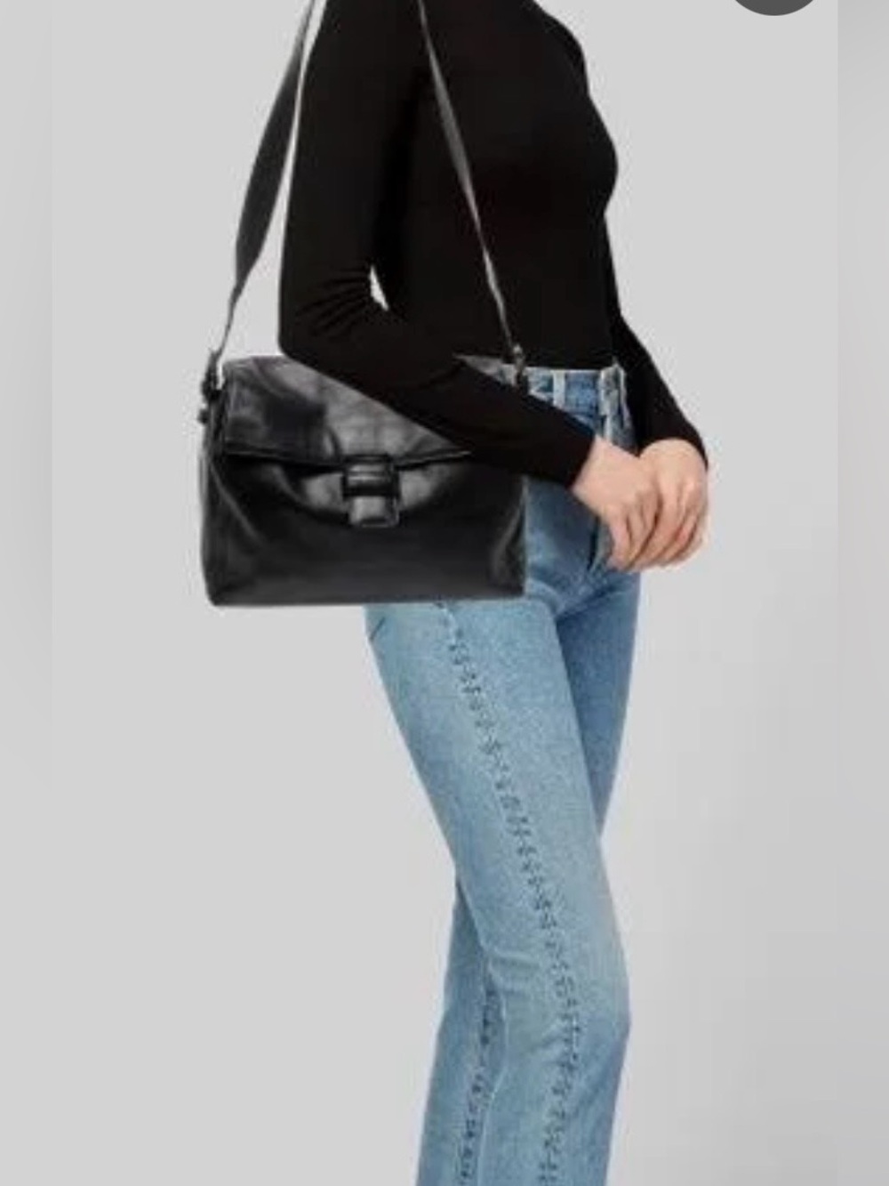 CHANEL Black Leather Shoulder Bag